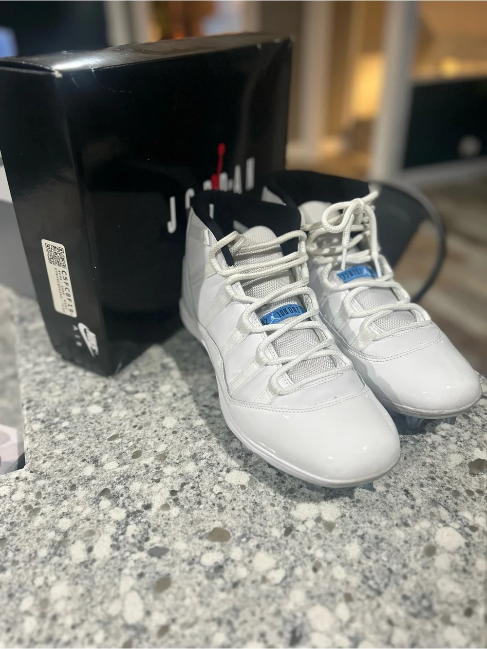 Jordan 11 Mid TD cleats white/legend blue-black